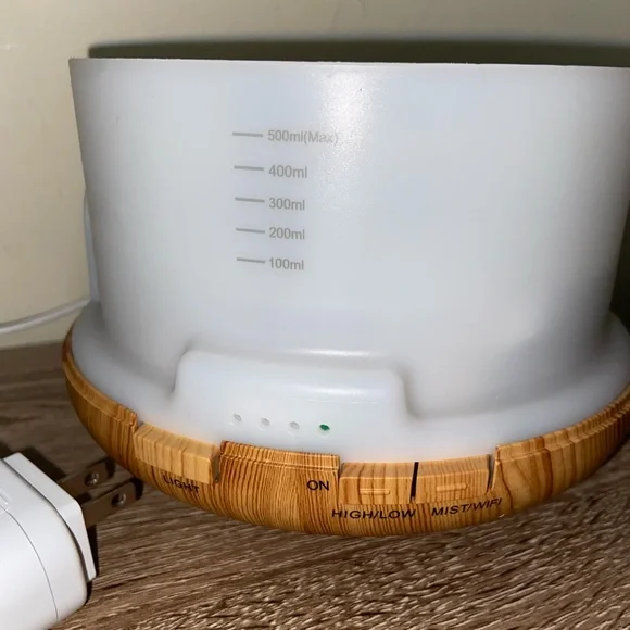 Oil Diffuser. Colour Changing - Picture 3 of 6